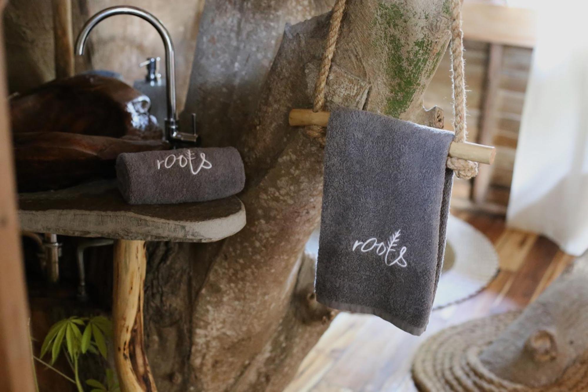 Roots Tree House * Uluwatu