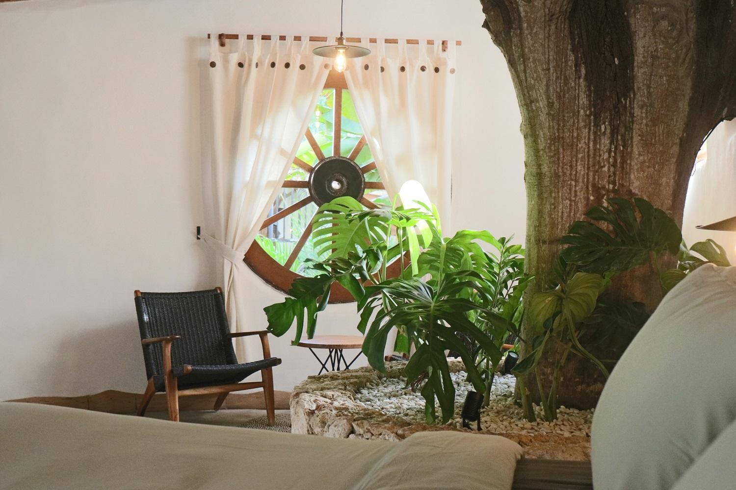 Roots Tree House Lodge
